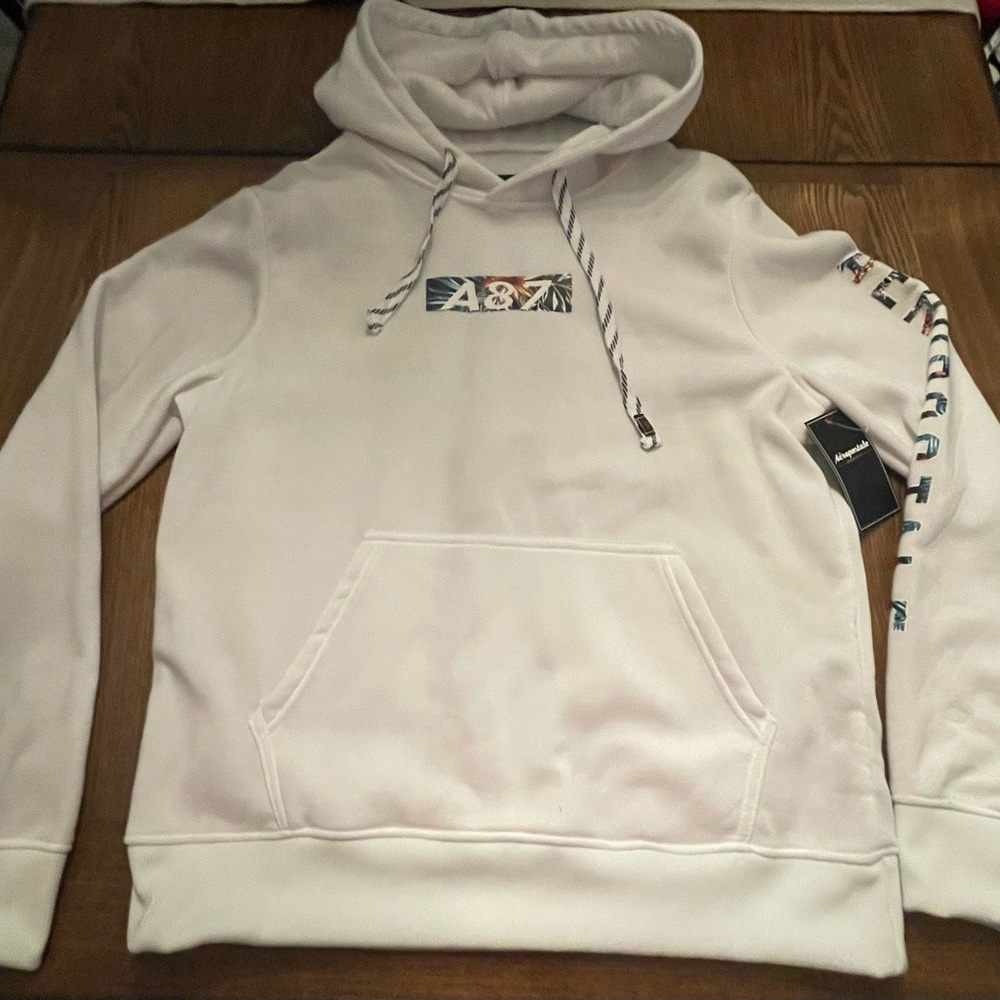 Aeropostale White Hoodie with Graphic Detail